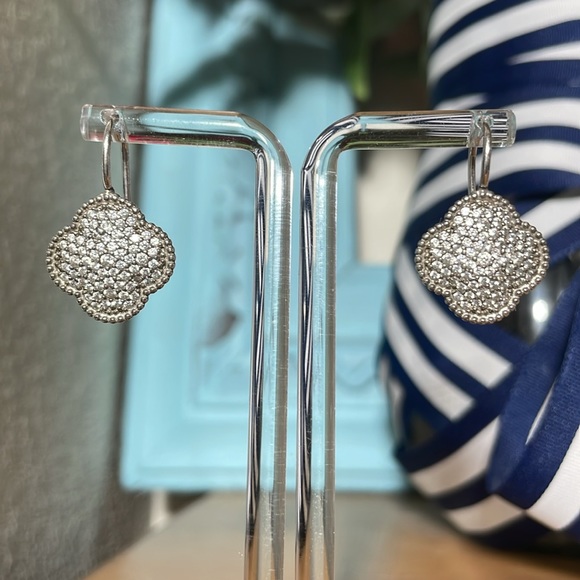 Clover Crystal Earrings - Picture 2 of 12